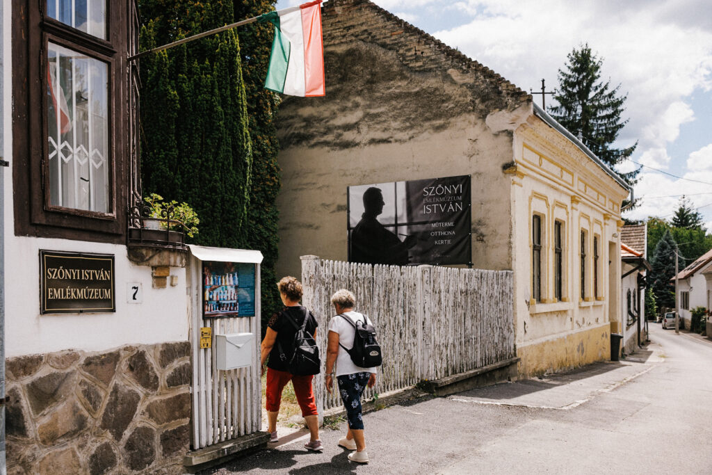 Szőnyi István Emlékmúzeum. Magyar Krónika Magazin.