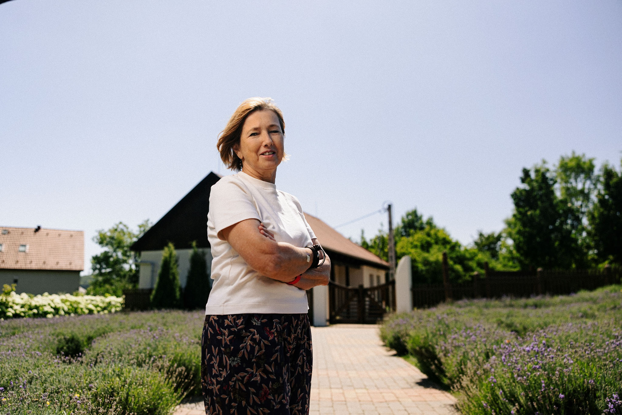 Lopes-Szabó Zsuzsa, Bükkszentkereszt, gyógynövény kert, Fotó: Földházi Árpád